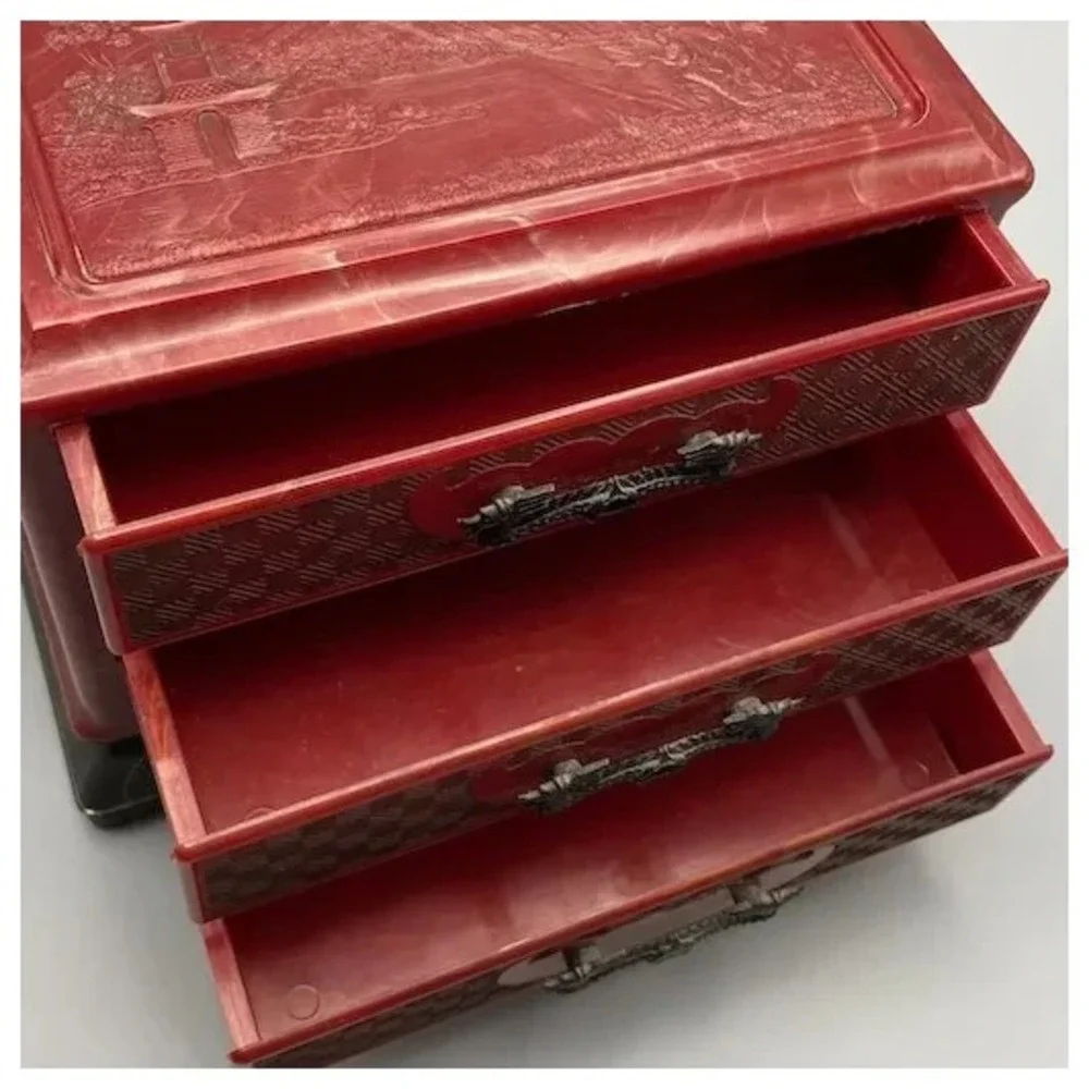 Vintage Red Marbled Plastic Jewelry Box Asian Theme Dragons‎ Raised Relief